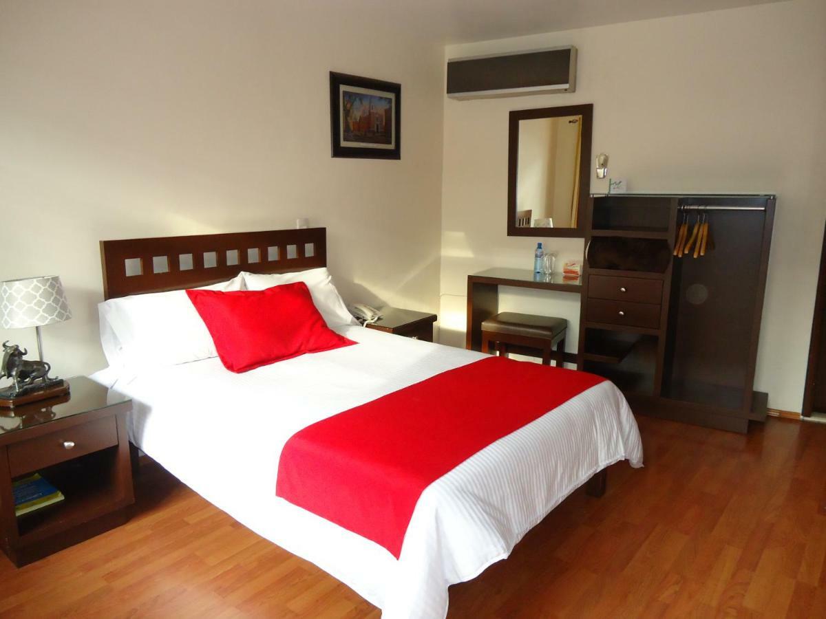 Hotel Plaza San Carlos *