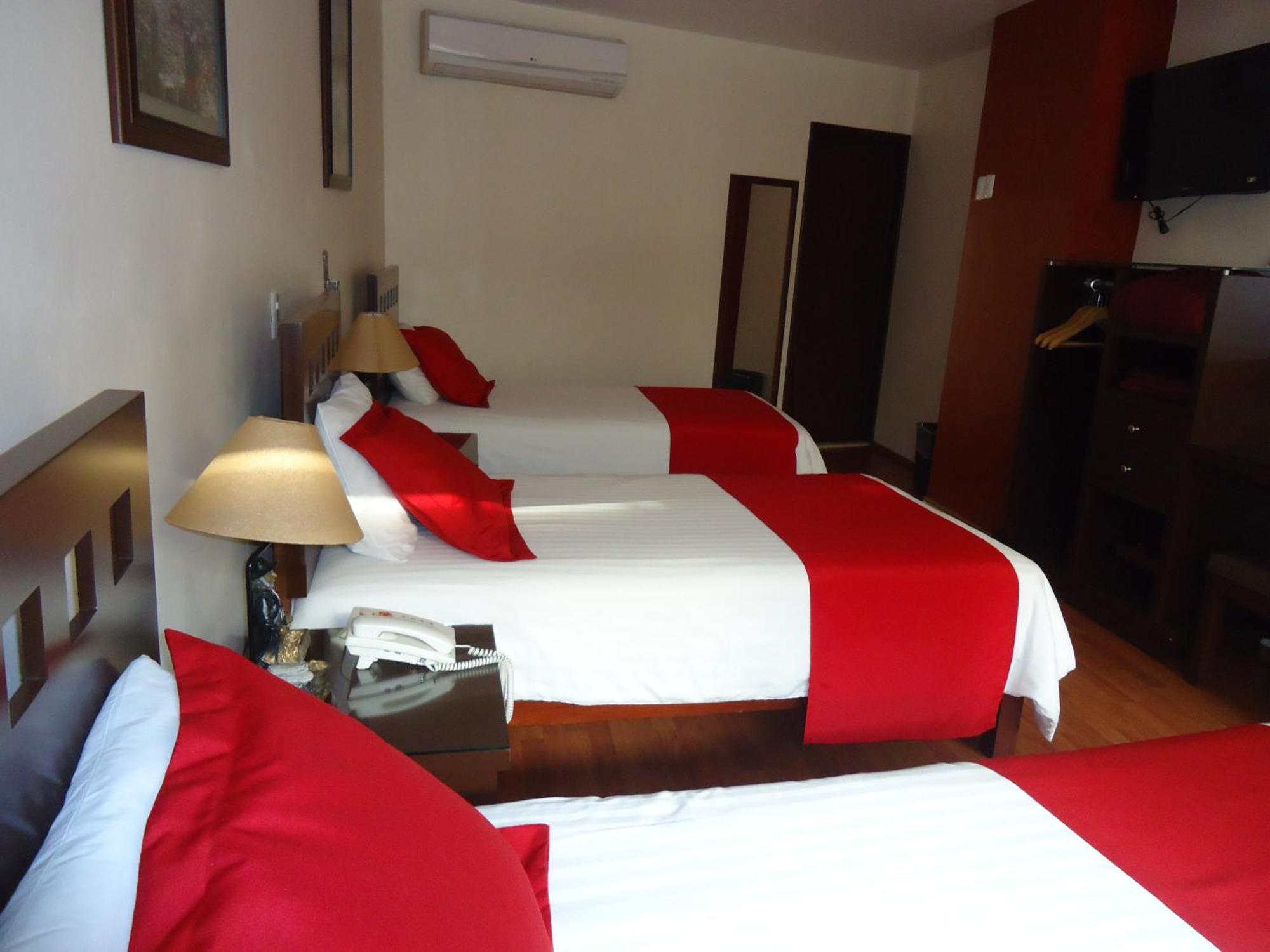 Plaza San Carlos Hotel